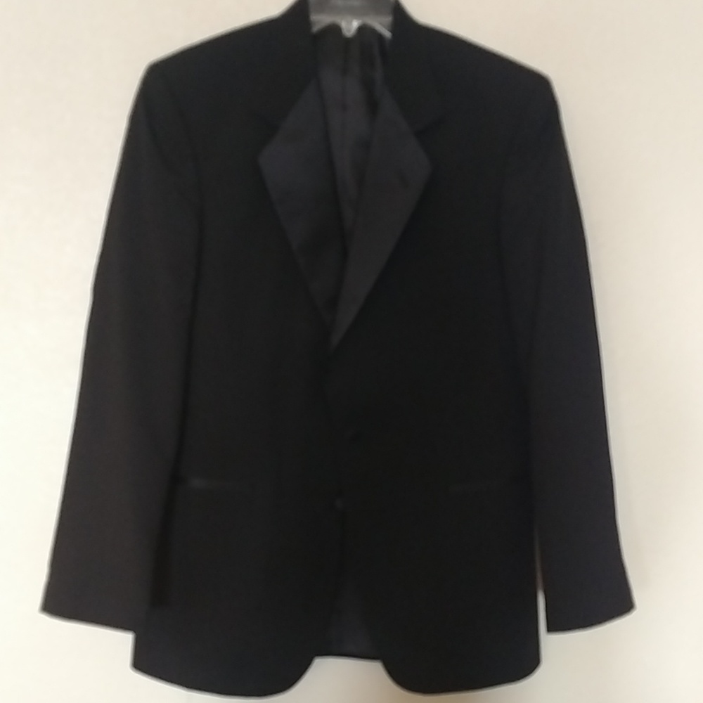 Traditional Men's Black Tuxedo